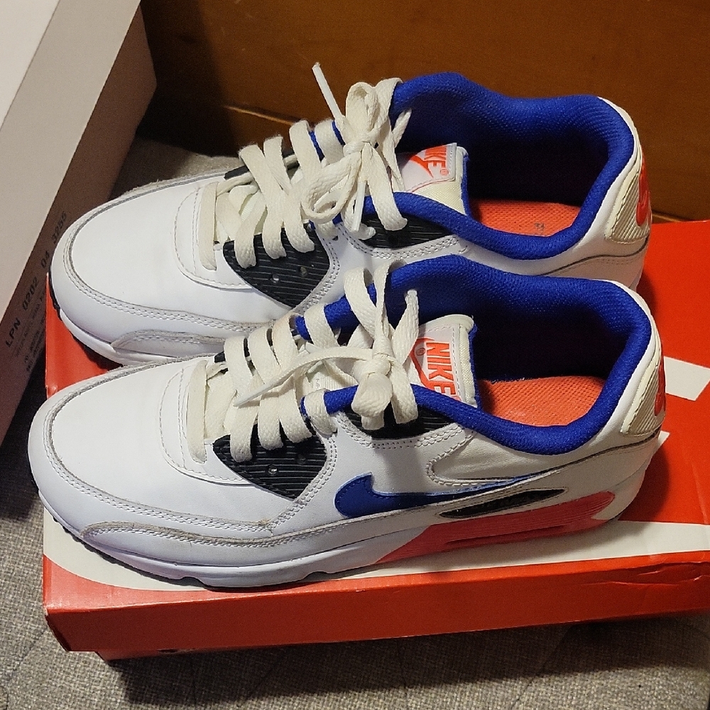 Nike Air Max White Blue and Pink Athletic Shoes